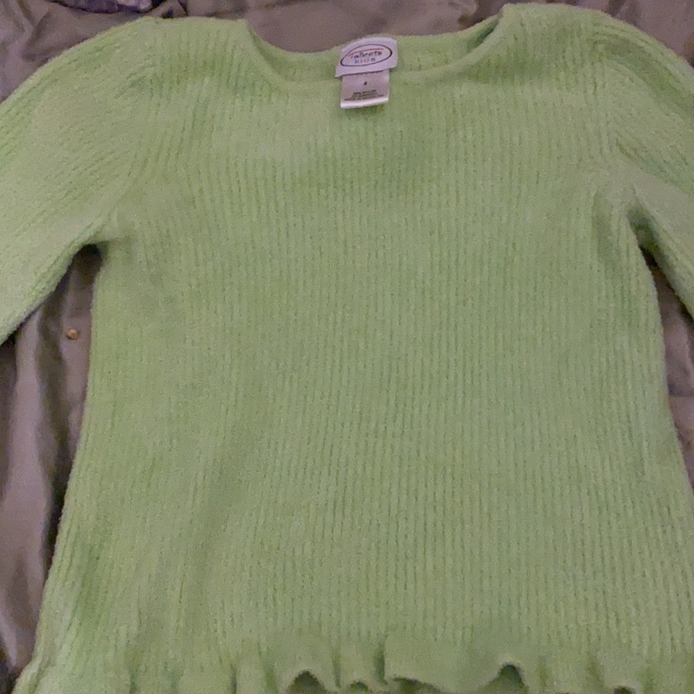 size 4, light green (no refunds)